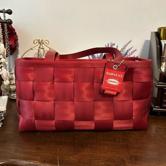 VINTAGE HARVEY’S SEATBELT SHOULDER BAG RED - Picture 1 of 11